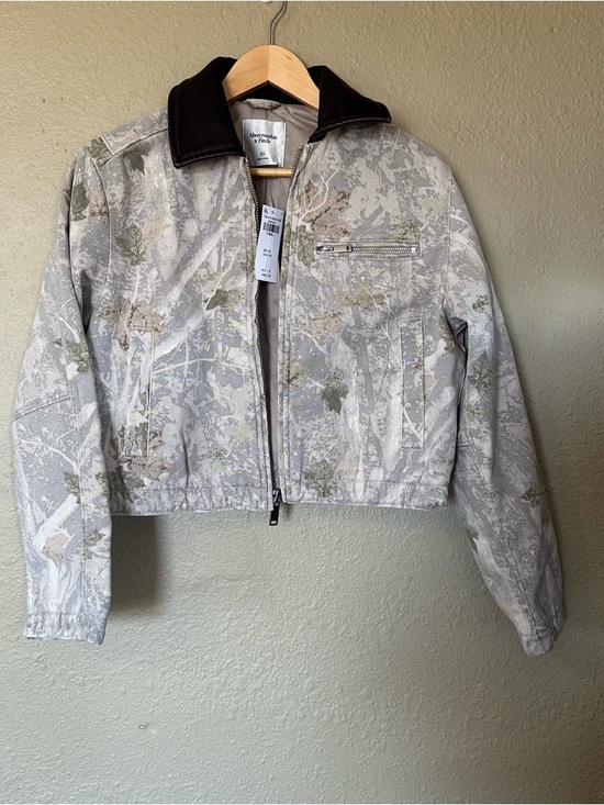 Abercrombie & Fitch Jackets & Blazers - Abercrombie & Fitch Light Gray Camouflage Crop Bomber Jacket with Dark Collar